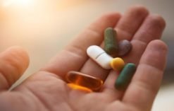 vitaminas 247x157 - Saiba Porque Suplementos Vitamínicos E Minerais Não Protegem Totalmente A Saúde