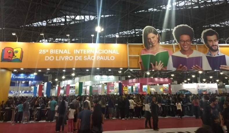 Uma Crítica À Bienal Internacional do Livro